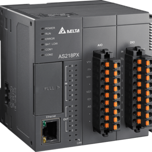 Az AS szériájú PLC-k a Delta kínálatában a legfelső kategóriát képviselik. Az AS218PX-A típusú készülék 18 IO porttal rendelkezik, digitális kimenete PNP tranzisztoros, tud USB, Ethernet, RS-485, CANopen-en keresztül kommunikálni