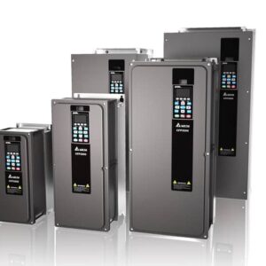 IP55-ös védettségű Delta frekvenciaváltó, szivattyú és ventilátor hajtásokhoz ajánlott. Beépített EMI-szűrővel és STO (EN61508 SIL2) funkcióval rendelkezik